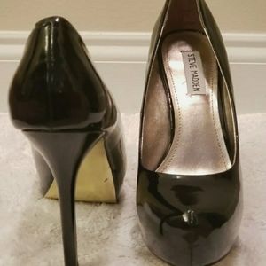 Steve Madden paten leather pump size 9.5
